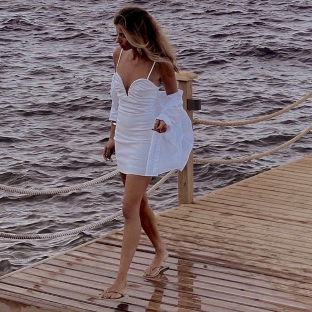 Zara
Deep Plunge Sweetheart Neckline Dress Short - Picture 8 of 8